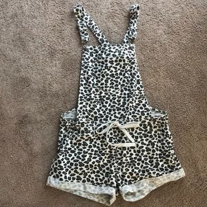 Leopard overalls